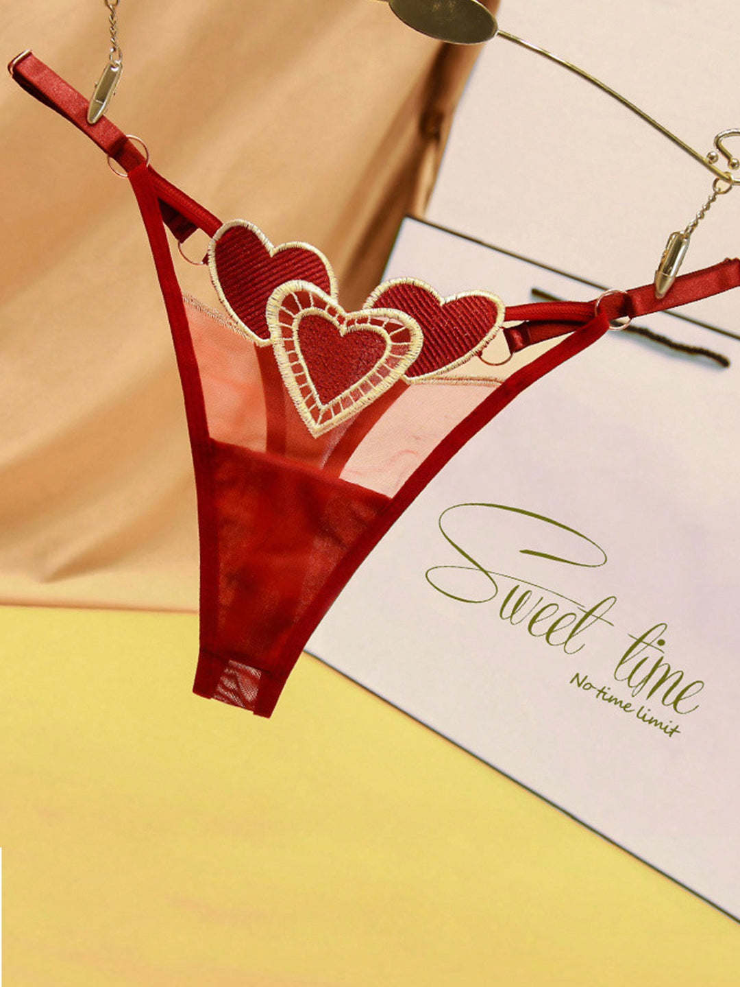 カスタムテキスト。クリスマス。レディース刺繍アニメ調節可能大きなレースアップセクシー面白いGストリングパンツ、DIY光沢のある文字の名前パンティー、カスタムウェディングシャワーギフト、花嫁のための下着、記念日ギフト、バレンタインギフト、誕生日ギフト、結婚祝い、彼女/ガールへのギフト。