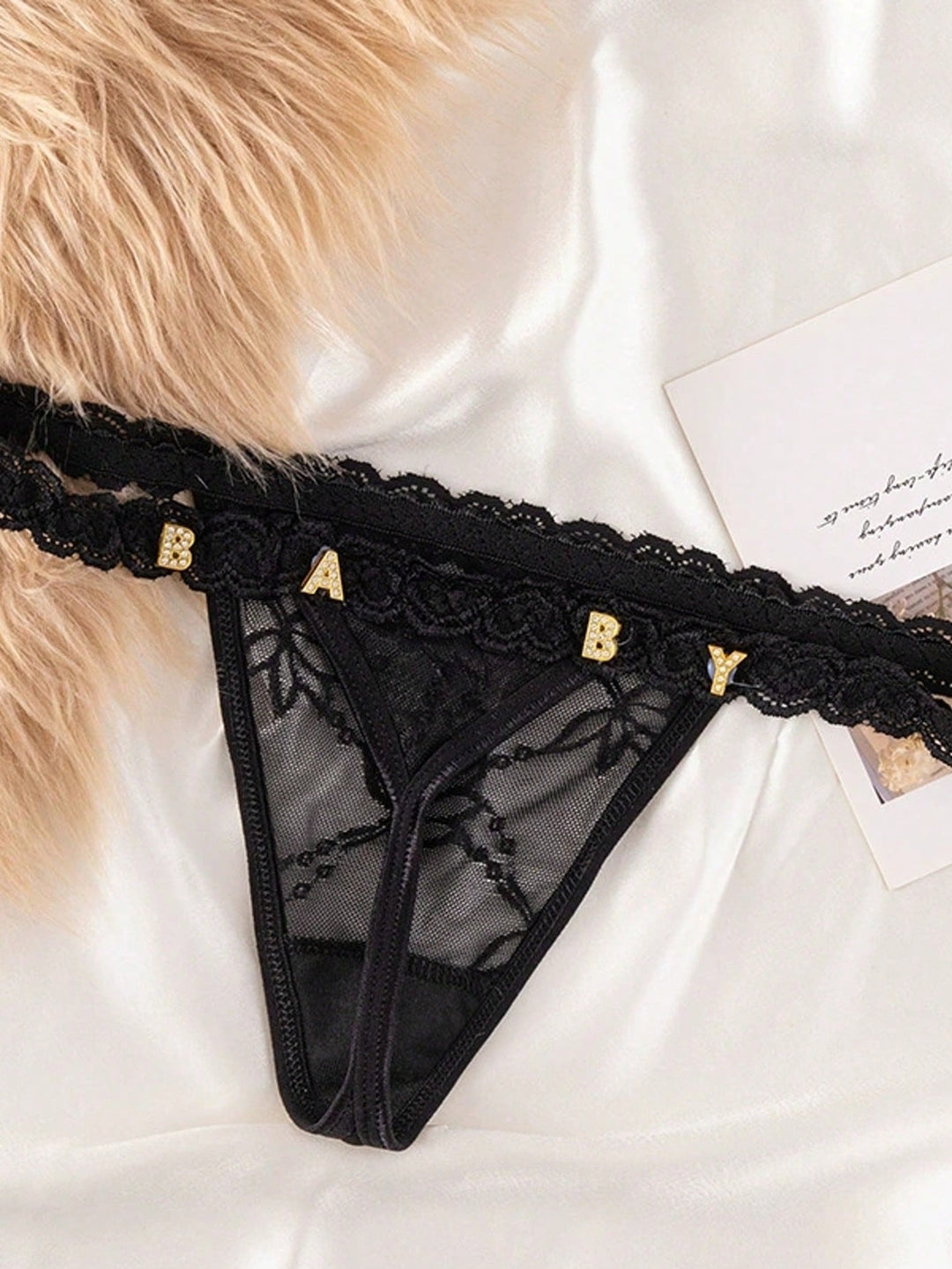 1 個のカスタマイズされたクリスタル文字のセクシーなレースのパーソナライズされた名前の T バック パンティー、ビキニ タンガ ランジェリー T バック ギフト、ガールフレンド、妻、バレンタインデー、クリスマス、ハロウィン、感謝祭、誕生日。