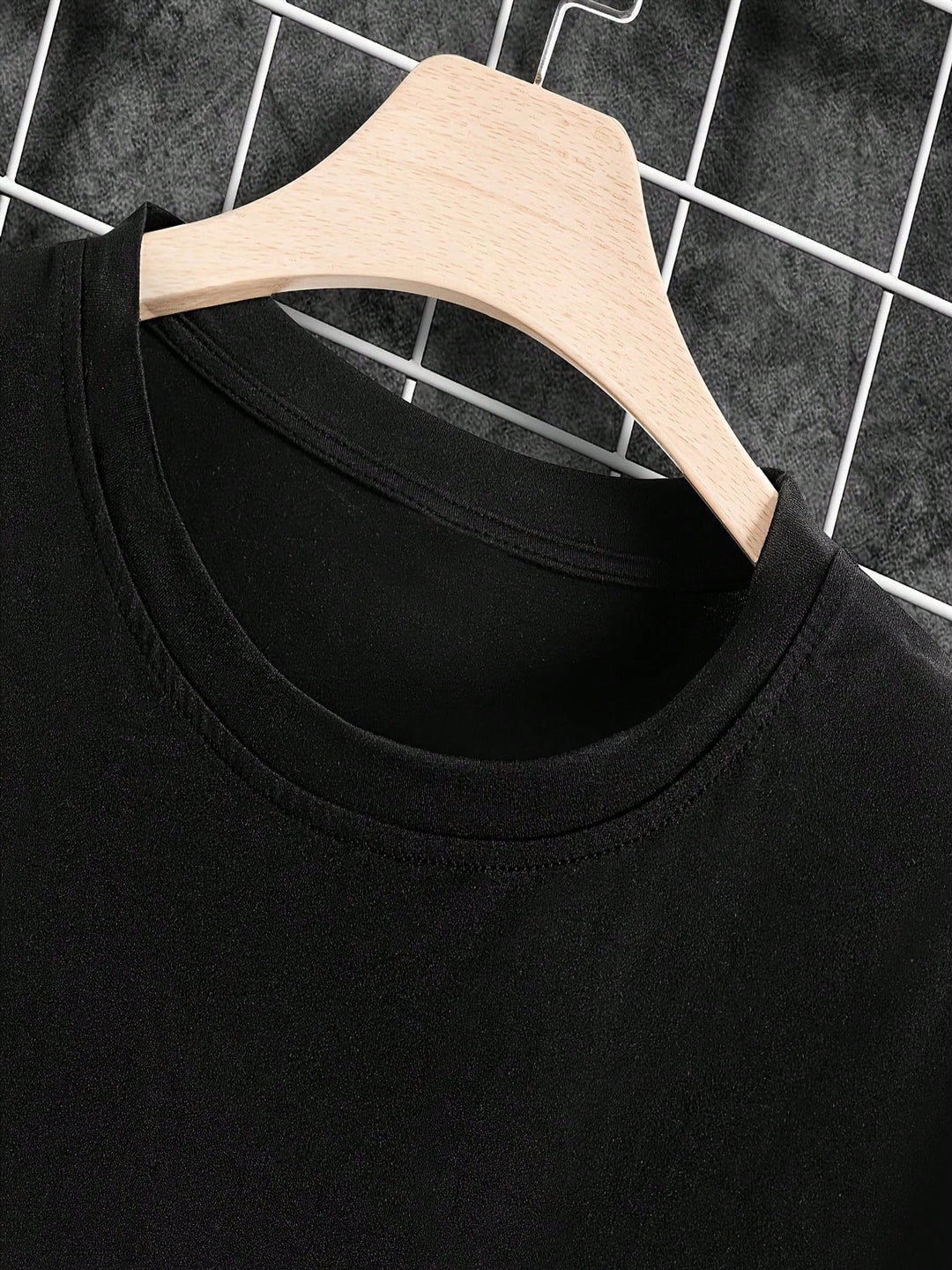 1PCS  Piece Of 100% Pure Cotton T-Shirt With Cartoon Prints. It Is A Fashionable Men's T-Shirt. This Round-Necked Pure Cotton Short-Sleeved T-Shirt Is Suitable For Outdoor Sports And Can Be Worn For Daily And Fashionable Dressing.